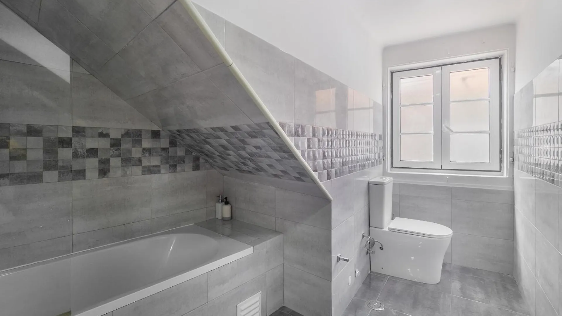 Whome Stylish Top-Floor Flat In Iconic Chiado Lissabon 0*,