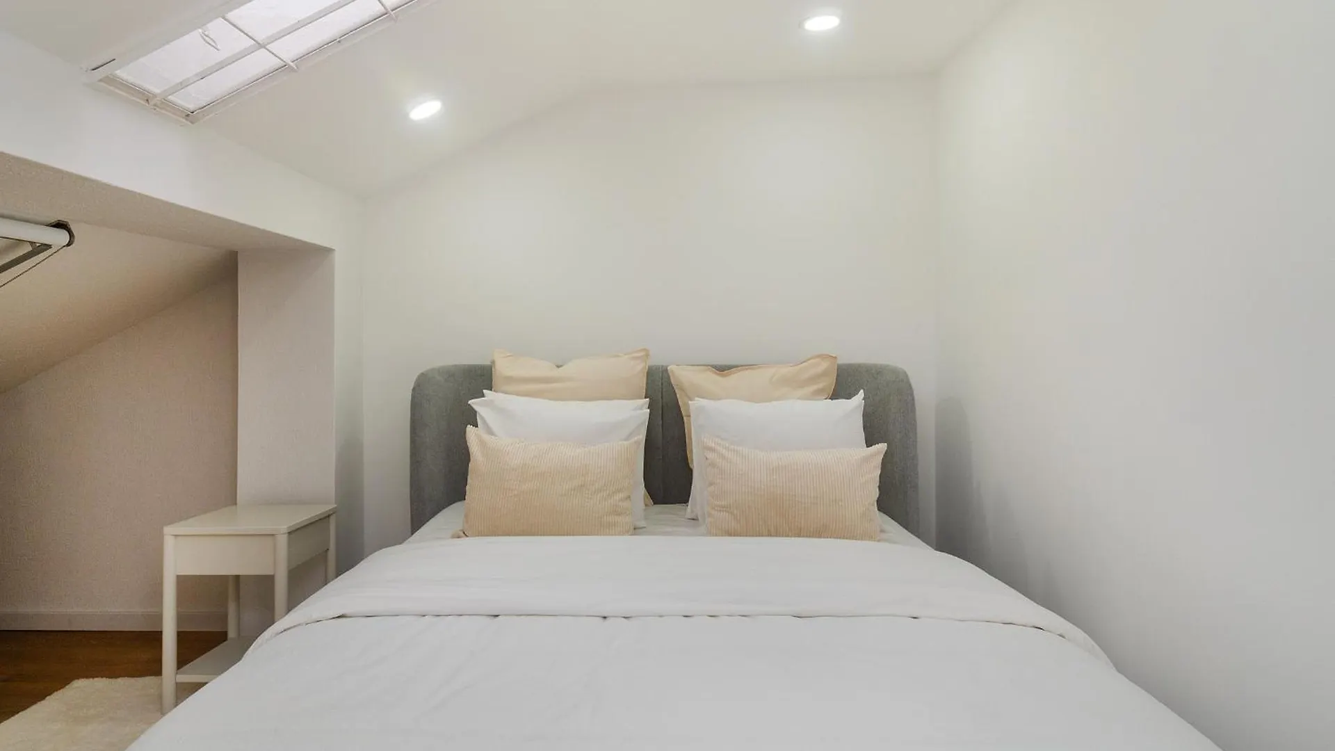 Whome Stylish Top-Floor Flat In Iconic Chiado Lissabon