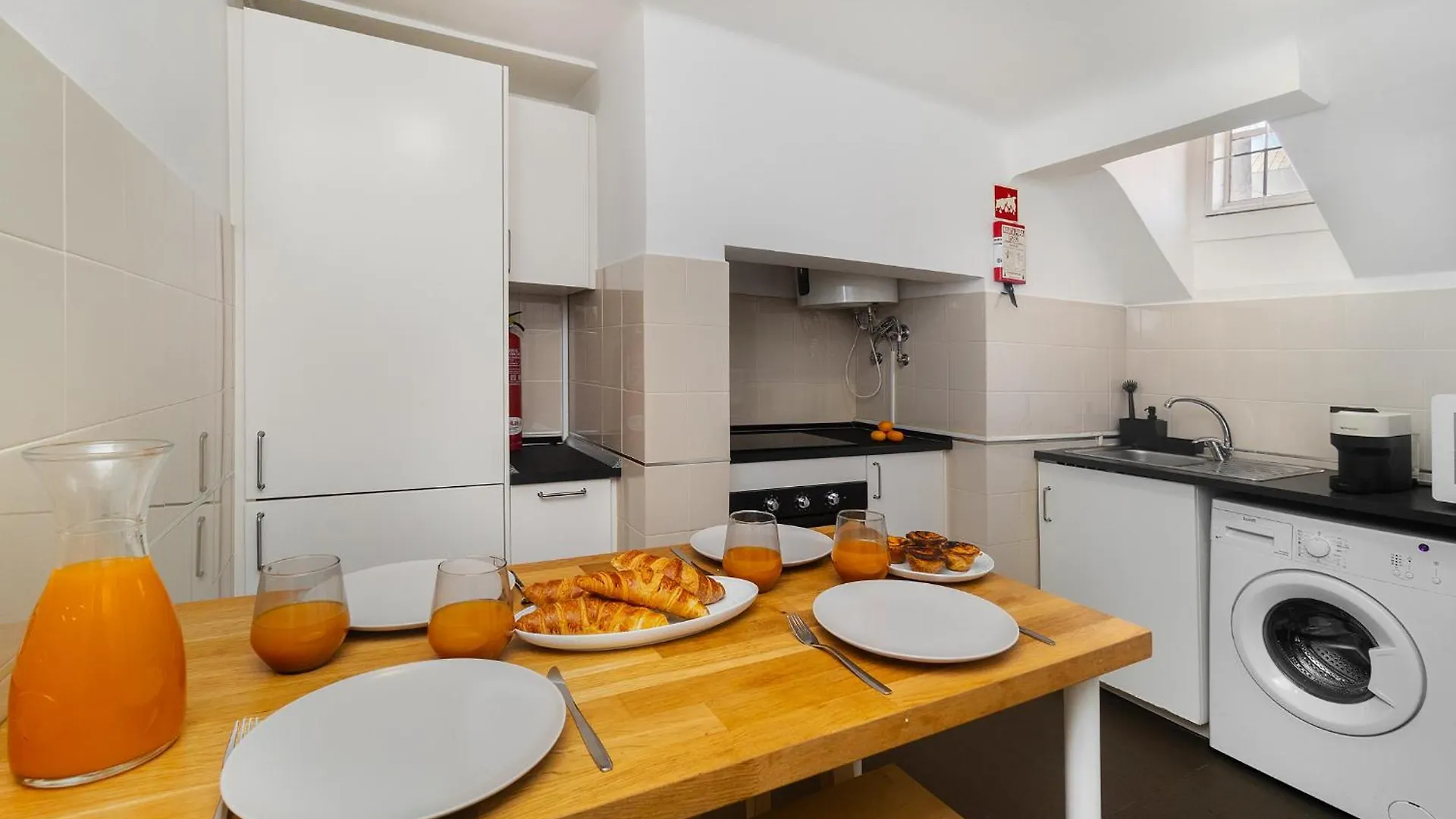 Appartement Whome Stylish Top-Floor Flat In Iconic Chiado Lissabon Portugal