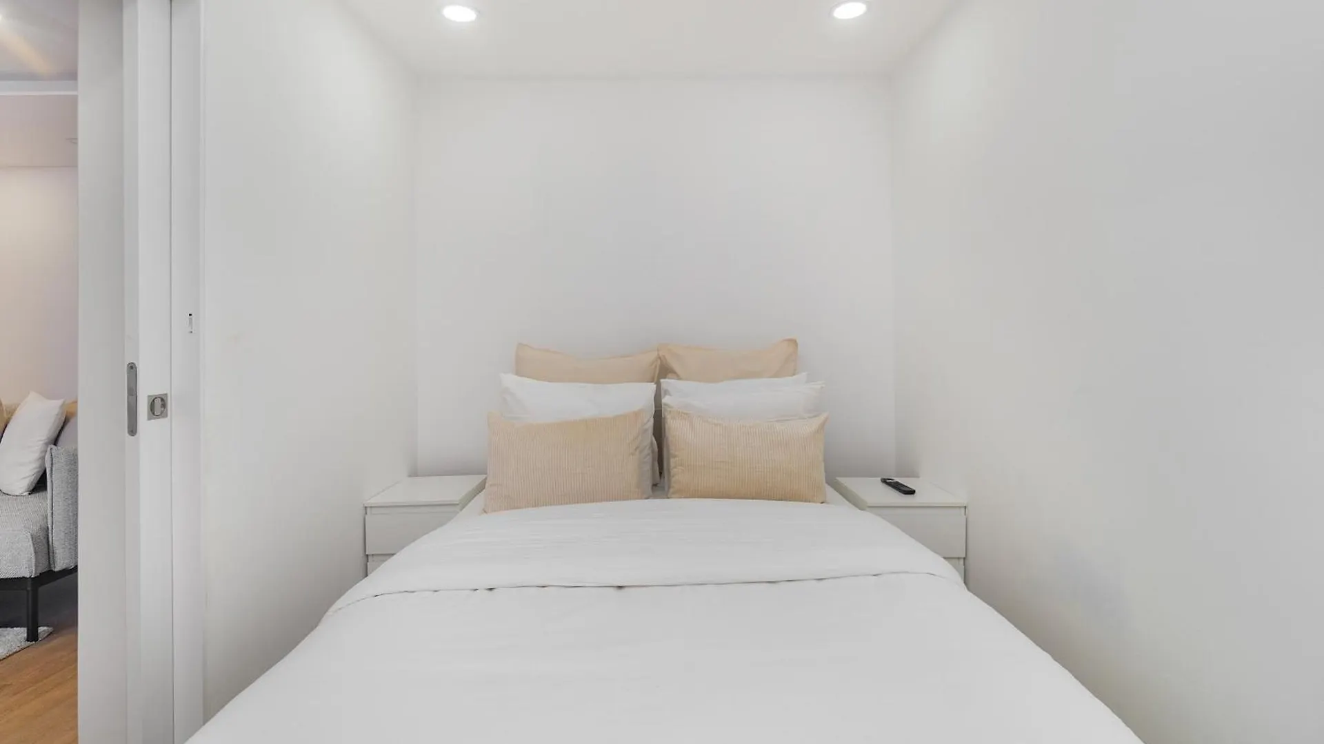 Whome Stylish Top-Floor Flat In Iconic Chiado Lisboa 0*,  葡萄牙
